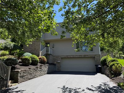 135 Vanderbilt Dr, Pittsburgh, PA, 15243