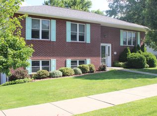 427 Ridge Ave, Springdale, PA 15144