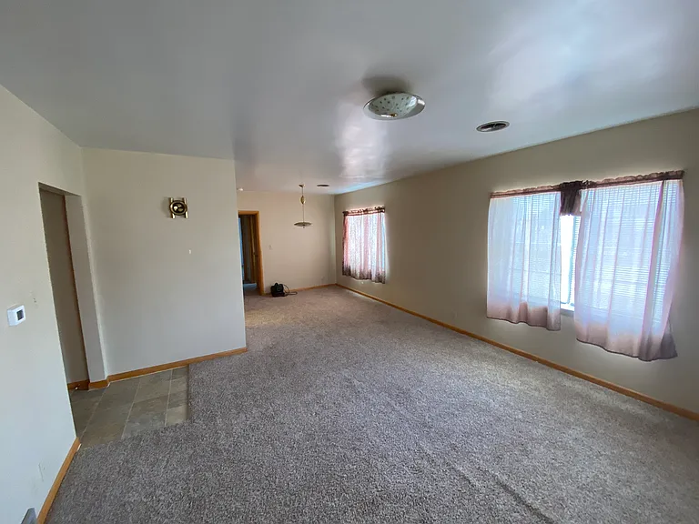 402 W Park Ave — Photo 6