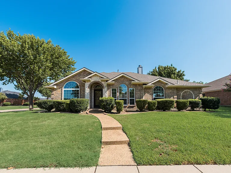 401 Idaho Ct — Photo 4