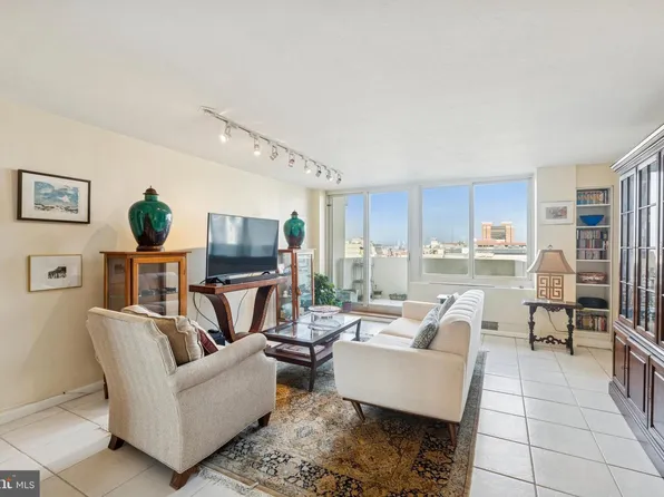 604 S Washington Sq APT 2308, Philadelphia, PA 19106