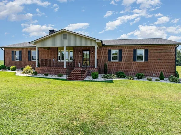 114 Sandy Ln, Mount Airy, NC 27030