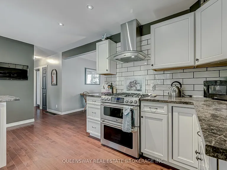 14 Webb St E — Photo 6
