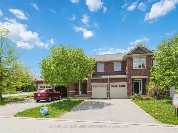 27 Torbec Ave, Ottawa, ON K2T 0B6