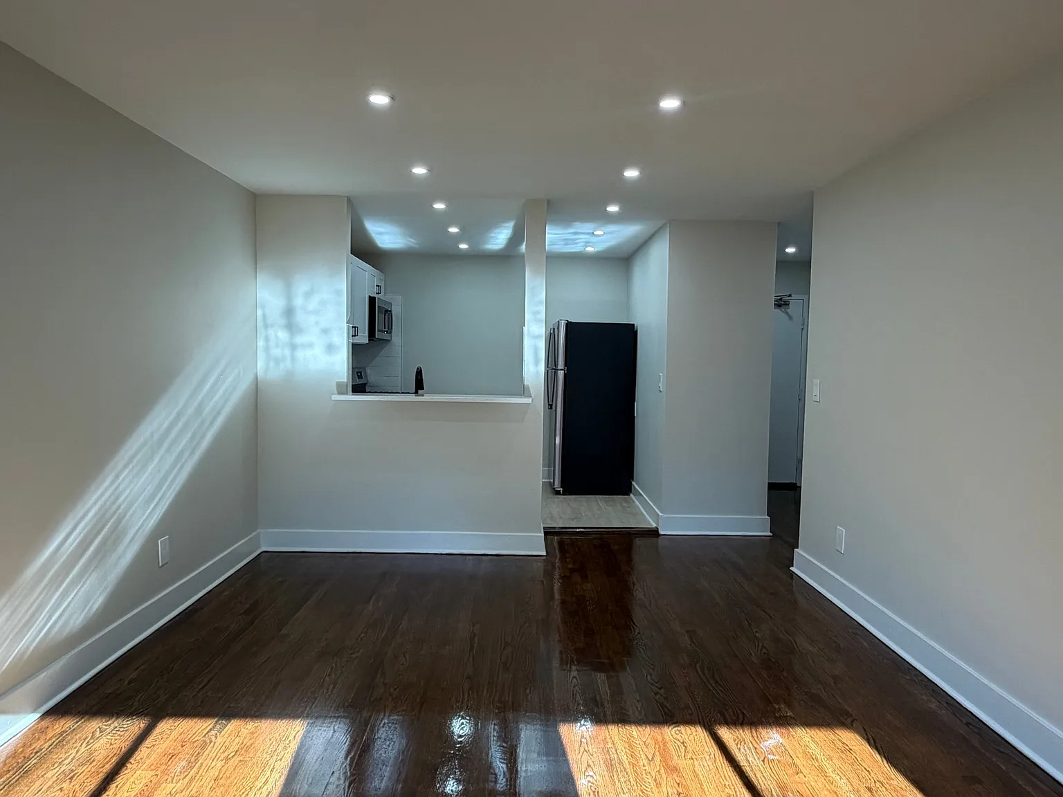 475 Park Ave — Photo 1