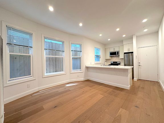 3rd image of 1710 Larkin St APT 3