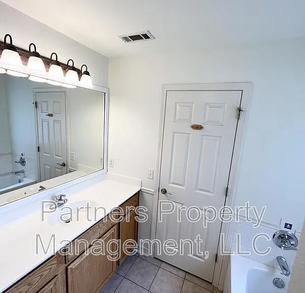 1257 Fox Run Ln — Photo 10