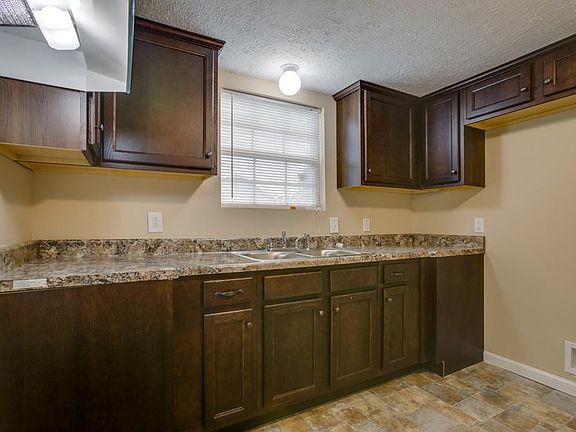 3rd image of 601 S Highland Ave