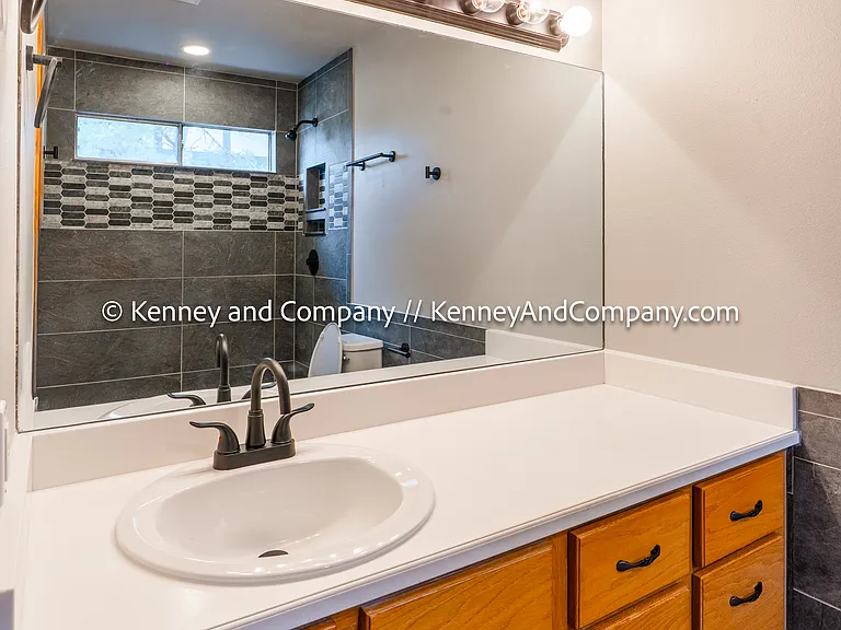 2902 Airport Rd #204 — Photo 15