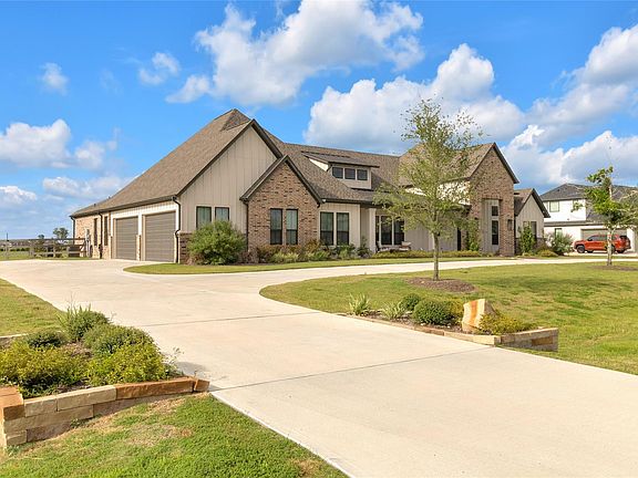 2nd image of 1024 Lake Breeze Dr