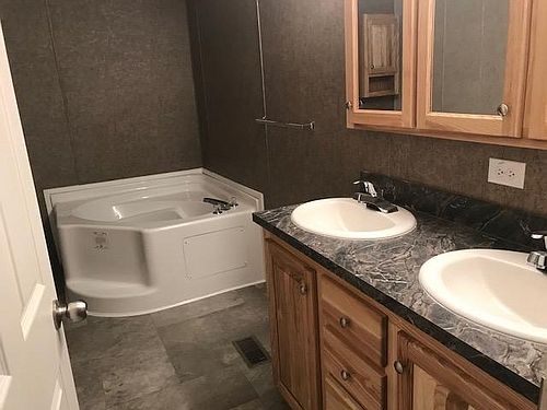 2nd image of 1788 Knollwood Bnd