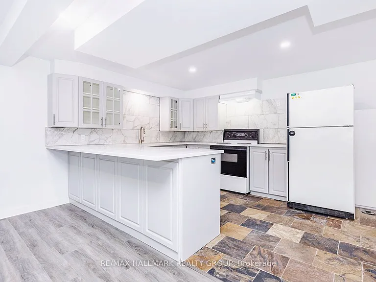 1542 Saint Georges St #B — Photo 9