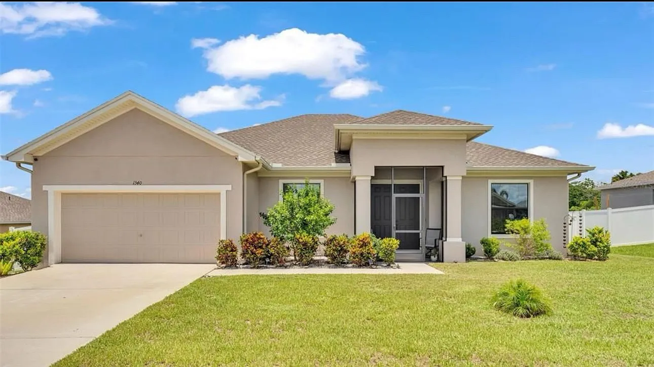 4 bed, 2354 sqft, $2,500 — Photo 1