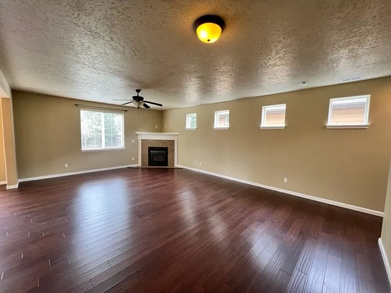 19701 Aspen Meadows Dr — Photo 3