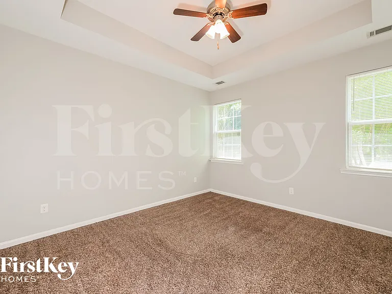 975 Treymont Way — Photo 14