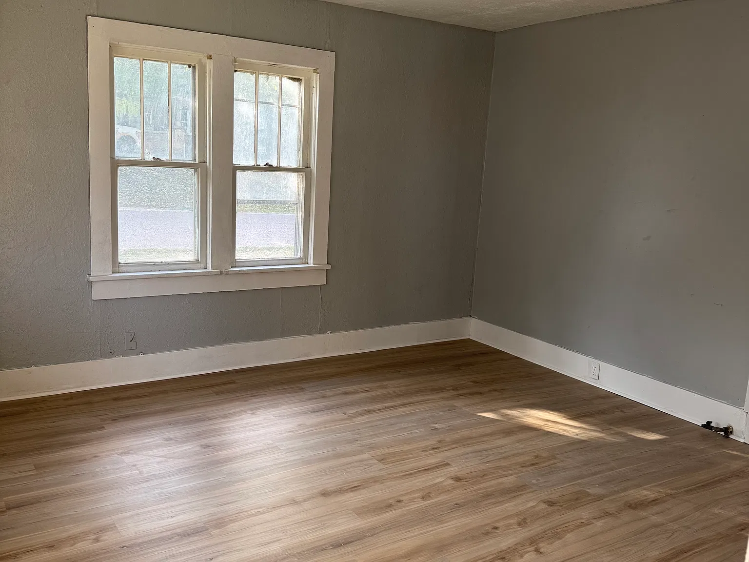 3 bed, 1200 sqft, $800 — Photo 2
