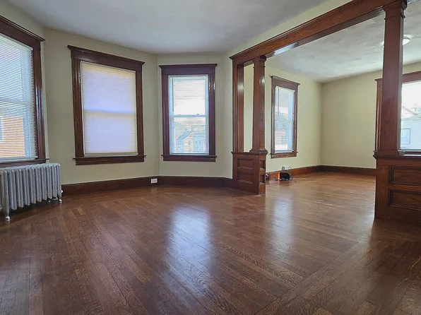 39 W School St #B, Westfield, MA 01085