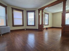 39 W School St, Westfield, MA