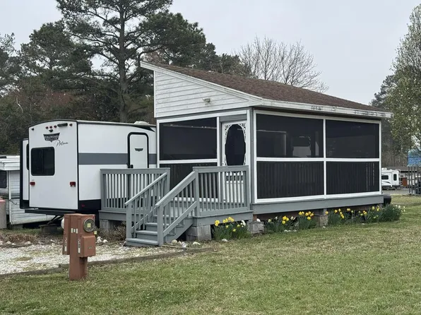 501-502 Bay Breeze Dr, Horntown, VA 23395