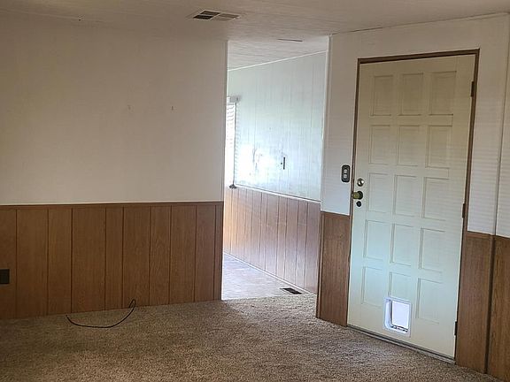 2nd image of 660 Leslie Street #8