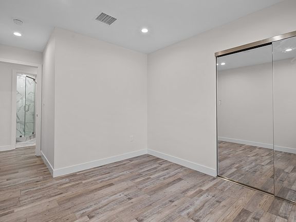 3rd image of 10523 Jardine Ave