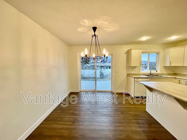 2442 Last Rd — Photo 9
