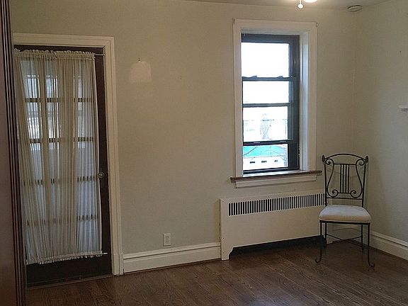 Upstairs Bedroom 2