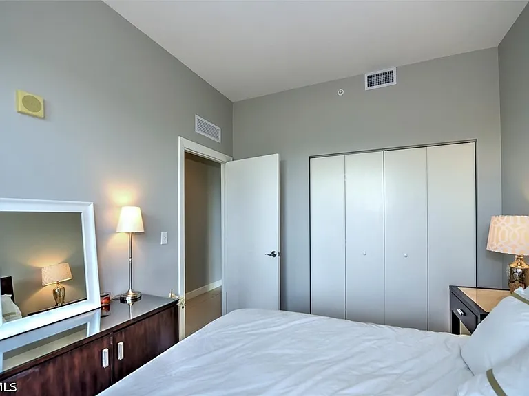 3000 Oasis Grand Blvd #407 — Photo 20