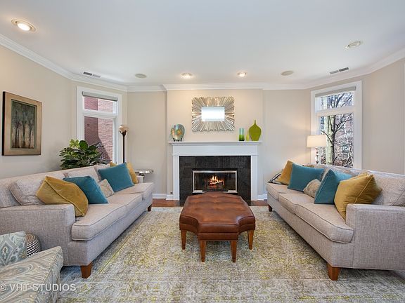 2nd image of 1351 W Altgeld St APT 2L