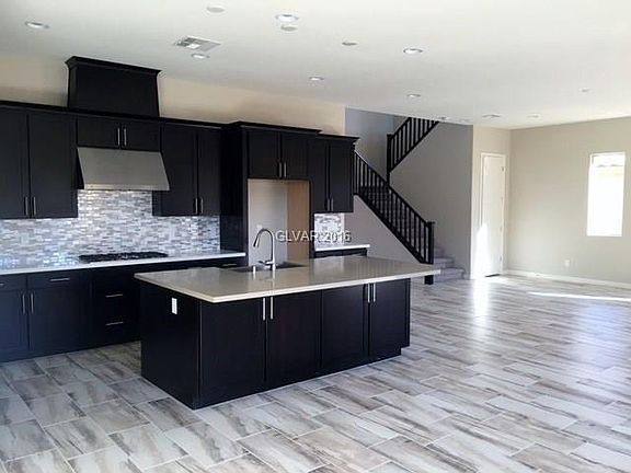 3rd image of 301 Castellari Dr