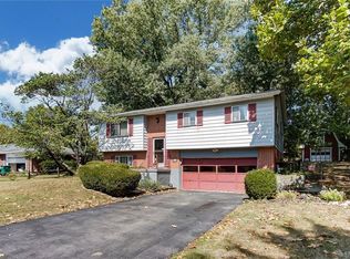 3582 Cedarwood Ln, Dayton, OH 45430