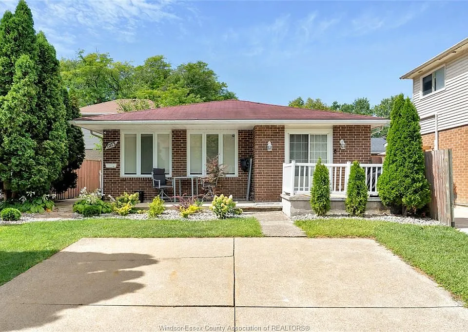 1273 Aire Pl