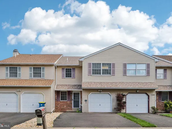 150 Jonathan Dr, North Wales, PA 19454