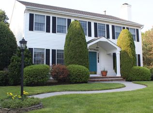 136 Windsor Dr, Eatontown, NJ 07724