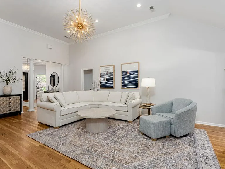 8703 Decoy Ln — Photo 15