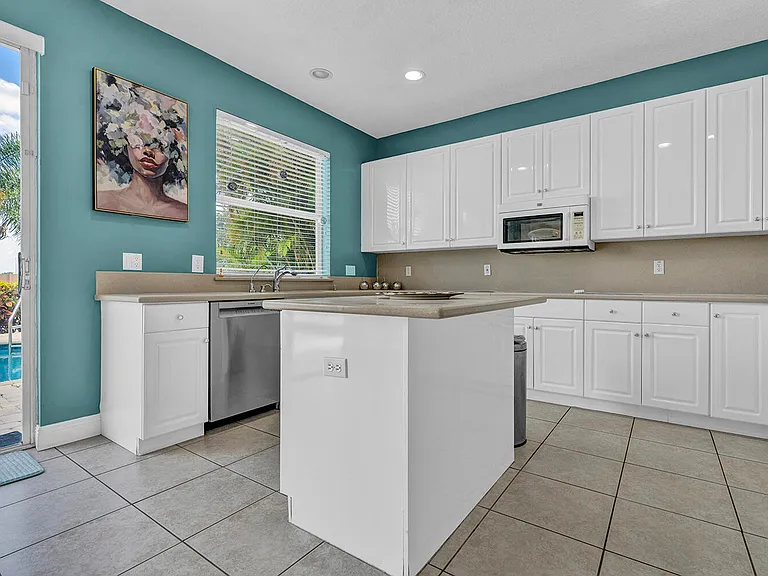 10290 NW 60th Pl — Photo 24