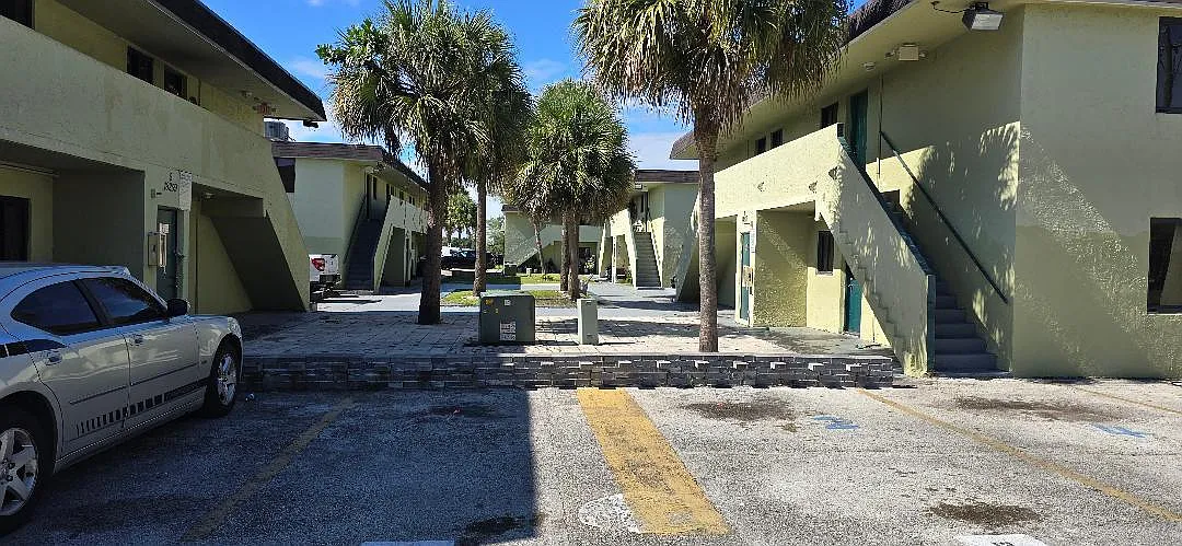 2 bed, 1.0 bath, 950 sqft, $1,850 — Photo 2
