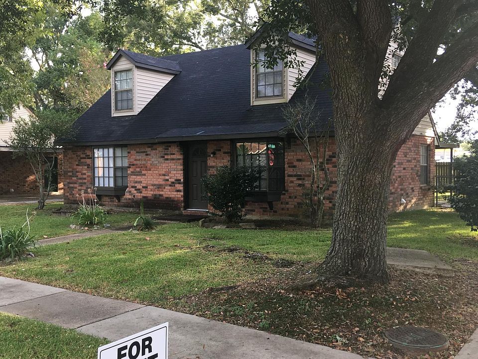1st image of 800 Plaza Village Dr