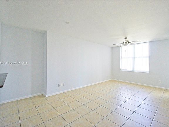 4th image of 511 SE 5th Ave APT 1715