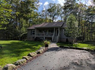 12 State Park Dr, Gouldsboro, PA 18424
