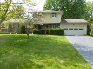 63 Mandarin Dr, Rochester, NY 14626