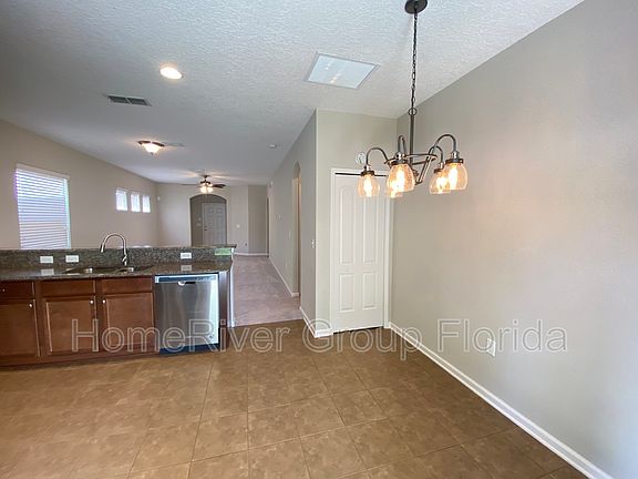 3rd image of 429 Forest Meadow Ln