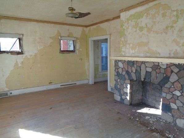 detroit-michigan-88436875 picture