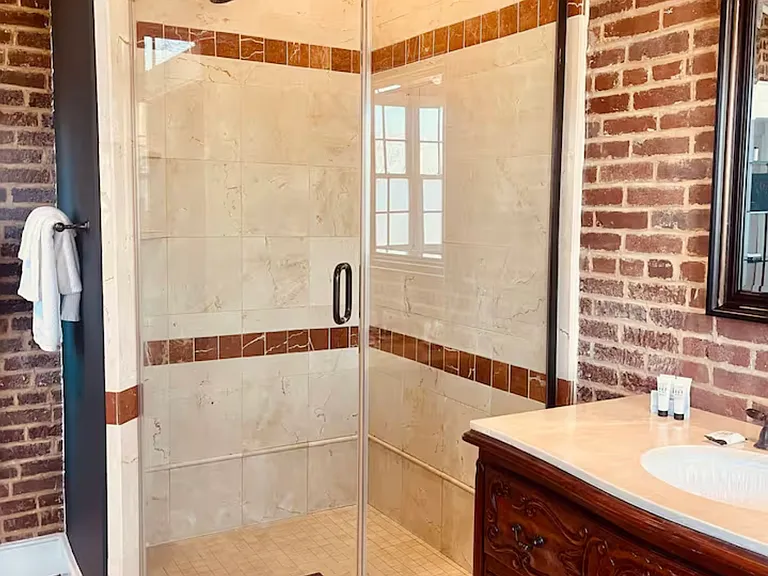 112 Oak St — Photo 14