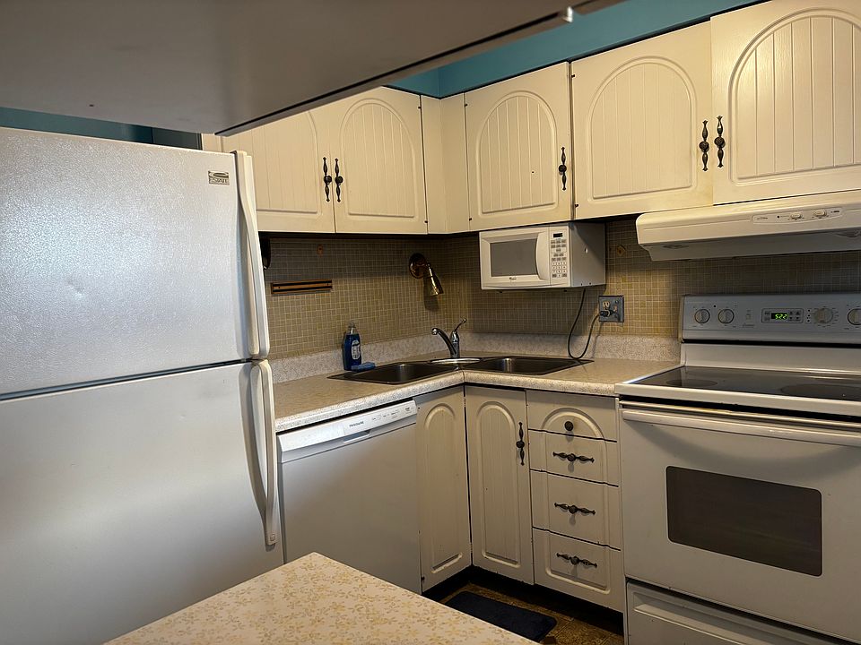 2nd image of 11709 Casa Grande Dr APT H