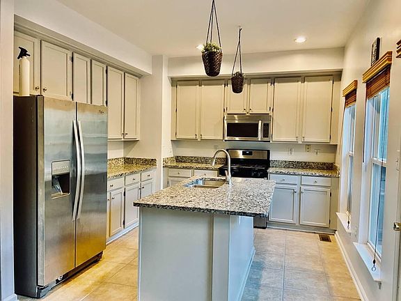 5th image of 21188 Millwood Sq