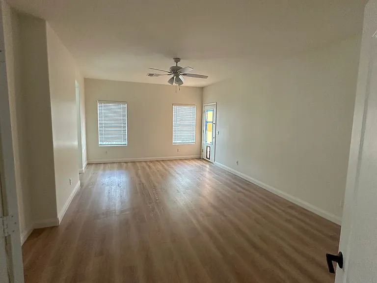 2530 E Menlo St — Photo 16