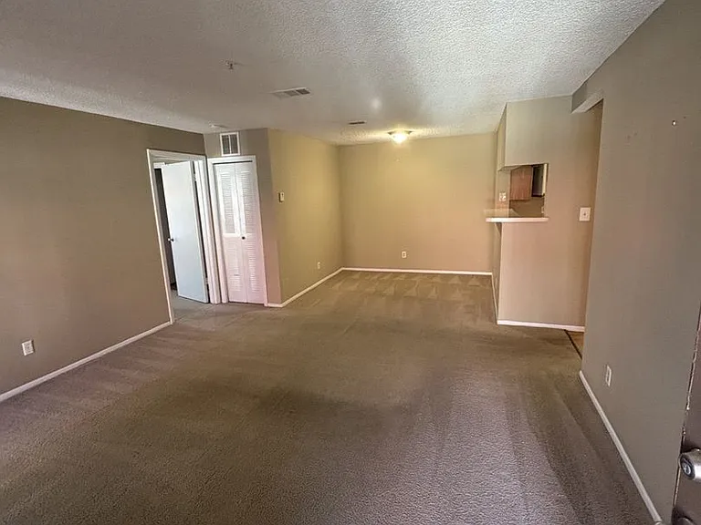 238 Afton Sq #207 — Photo 6