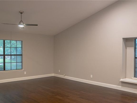 3rd image of 3701 Seville Ln