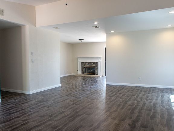 3rd image of 25248 Madrone Dr